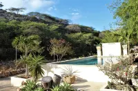 Off grid living! Enjoy and love the Nature! - Pools