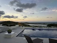 Beautiful 7.7 acre estate with a huge home and stunning views of the Caribbean - piscina
