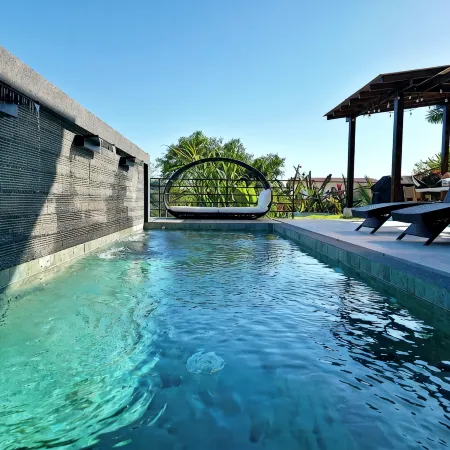 Brand New  Casa Lunula 4-bedroom 4.5 Bath house in Manuel Antonio w/Private Pool