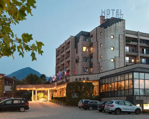 Hotel Leonardo Da Vinci Hotel a Erba
