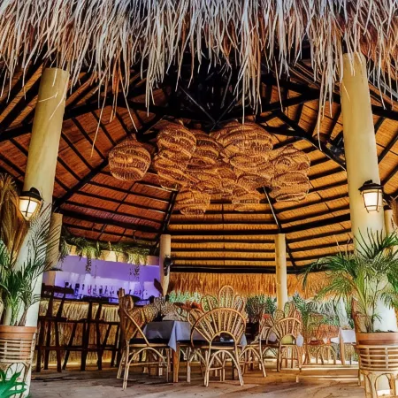 Las Cabanas Beach Resort Отели рядом с достопримечательностью «Пляж Маримегмег»