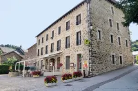 Logis Hotel Auberge de l'Allagnonette - Pysäköinti