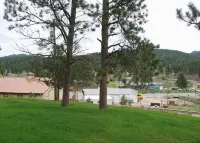 Tin Mill Cottage on a quiet wooded lot, walking distance to downtown!