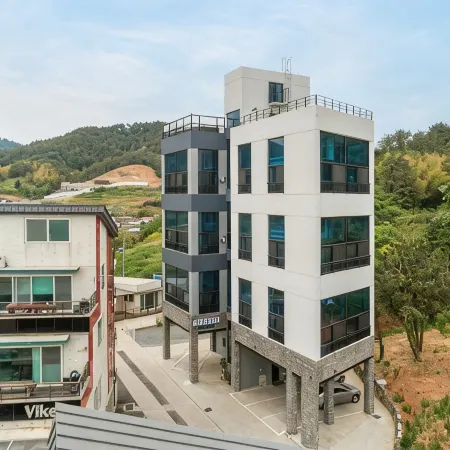 Geoje Highend Spa Pool Villa (Duplex, Indoor BBQ)