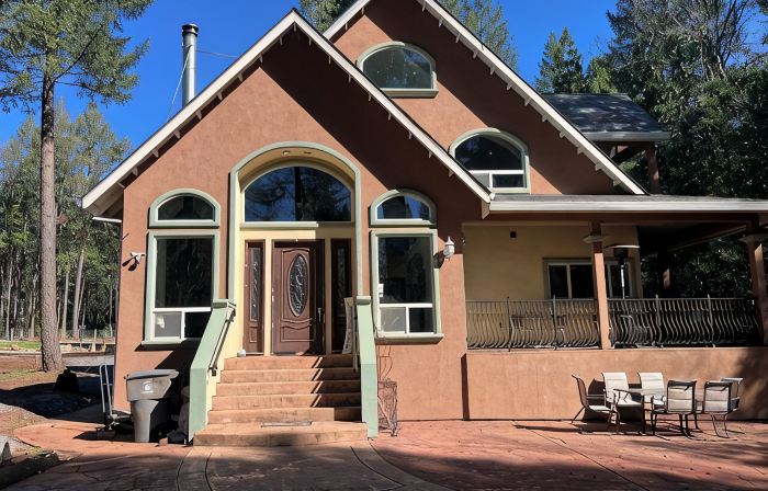 Beautiful Custom Home on 3 Acre Inground BBQ  .Wedding Venue Options DM me