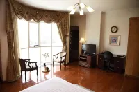 Diplomat Luxury Furnished Apartments - Condos
