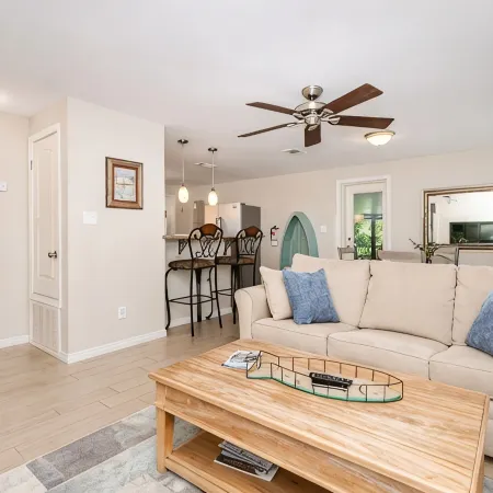 Walk to the Beach & Downtown! Ocean Springs in Perfect Location! Azalea Cottage