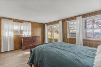 Waterfront 4-Bedroom Pet Friendly Lake House w/ dock for boat, fishing, swimming - 4-Star