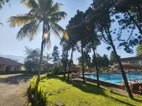 Puncak Raya Hotel - Pools