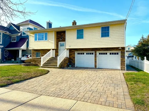 Belmar Shore House by the Sea!  1.5 Blocks to Beach with 6 Badges & Parking