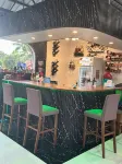 Blue Summer Suites & Restaurant - بار