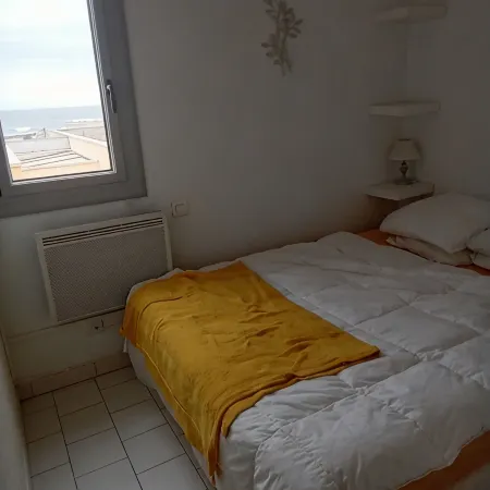 Sea Breeze - Sea View Apartment, 100 Meters from the Beach, Pets Welcome!