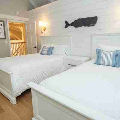 All-New Coastal Luxury Near CBI & Beaches, Dog-Friendly Rooms