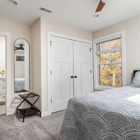 4Bd Brand New - Modern & Spacious, Pet Friendly, Hot Tub, Mt View Retreat
