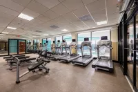 Crowne Plaza NEWARK AIRPORT by IHG - Gym