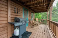 Cozy Cabin - Hot tub, Views, Wimberley Area