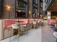 YOTEL London City Hotels near Barbican