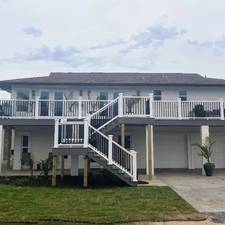Seaside King Suite, a minute from the ocean