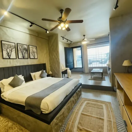 Spatii by the Ganges