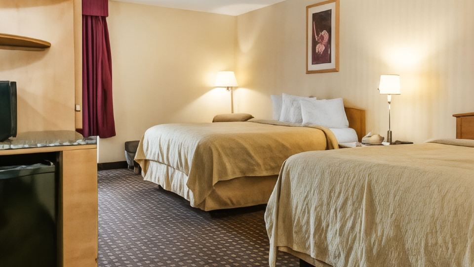 Quality Inn & Suites Shelbyville I-74