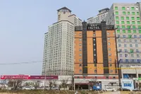 SKY HOTEL - parking
