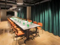 Aston Hotel Riga Отели рядом с достопримечательностью «Спортивно-концертный комплекс «Арена Рига»»