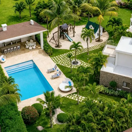 Luxury Private Villa in Cocotal, Pool Golf, Events, Beach Club Access