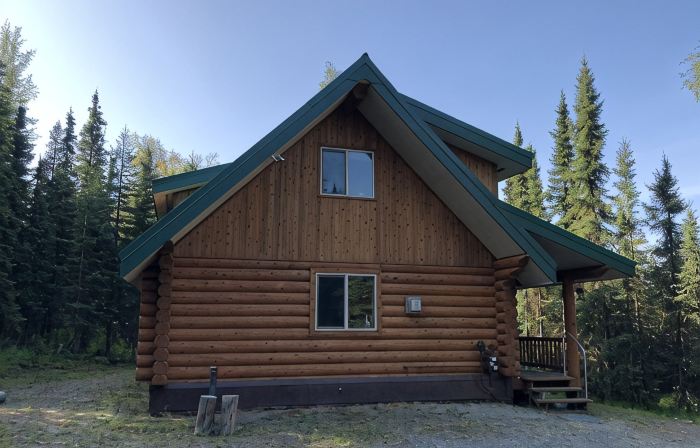 Beautiful Log Cabin Retreat.  Access Kenai River/Bings Landing State Park