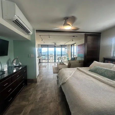 Corner Suite "Glass House on the Sea" Modern Luxury on Sapphire Beach