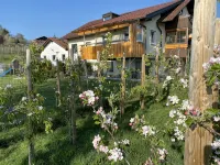 Idyllic apartment with south-facing balcony & wall box in the countryside - 2.5 km from the island - Balkoner