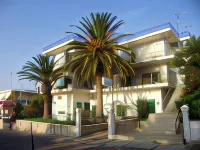 Akrotiri Hotel - 2-Star
