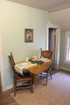 Cozy Second-Floor Stylish & Comfortable Stay - WiFi