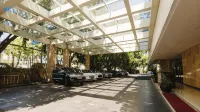 Elmi Hotel - parking