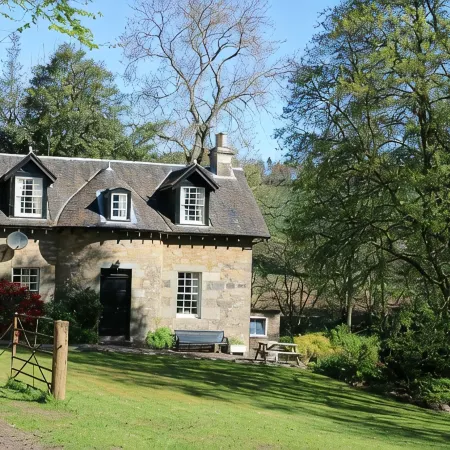 Garden Cottage, Near St Andrews.Glorious, Country Location. Last Minute Discount