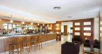 Hotel Los Robles - ที่มีบาร์
