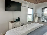 Beachside Escape with Exceptional Views of the Ocean~ Steps To The Beach - Wi-Fi