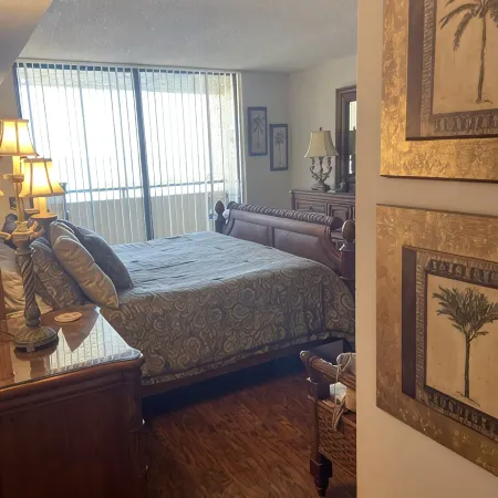 LUXURY WEST FACING CONDO - STUNNING VIEWS AND BOAT DOCK!!!