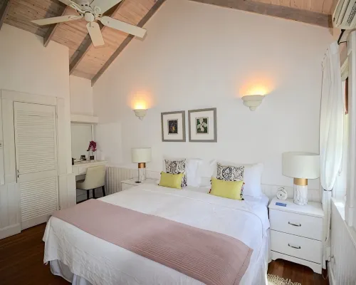 5 Porters Court, Luxury 2 Bed Villa, 5 Mins Walk to Beach, Including Beach Club Hotels in Porters