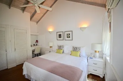 5 Porters Court, Luxury 2 Bed Villa, 5 Mins Walk to Beach, Including Beach Club Hoteles en 
