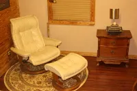 WOW!  THE BEST PRICE IN CHARLESTON! NOT A SHARED RESIDENCE! VERY PRIVATE! - Balcony