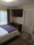 Clean Private Bedroom,Bathroom. Private entrance. Lovely Gated Neighborhood. - Pool