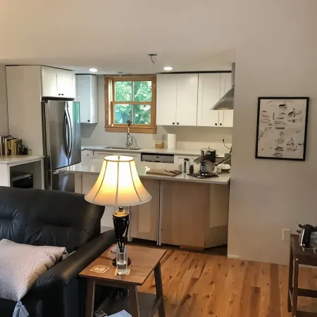 Located in beautiful/historic downtown Peninsula in the heart of a National Park
