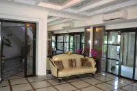 Zolotoy Drakon  Apart Hotel - parking