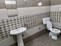 MAA Bhawani Hotel - Munsiyari - parking