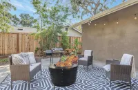 NewLuxHome!PoolTable!HotTub!Heart of Downtown SJ - Homestays