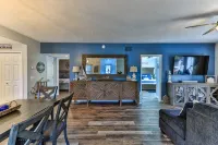 Waterfront Sleeps 6 w/private boat dock and heated pool. - Gym