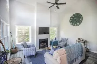 Waterfront Coastal Cottage in Kennebunk, Maine - 4 stjerner