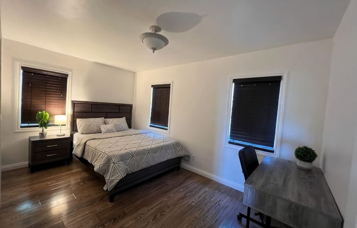 Entire Remodeled House 2B1B in LA w/self check-in