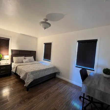 Entire Remodeled House 2B1B in LA w/self check-in