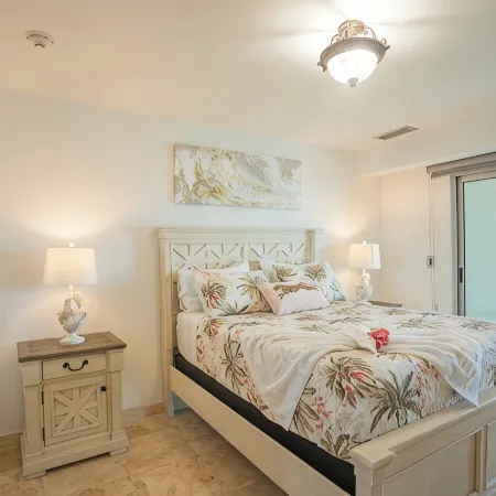 Luxurious 2BR Beachfront Condo: Embrace Coastal Living's Charm at The Cliff SXM!